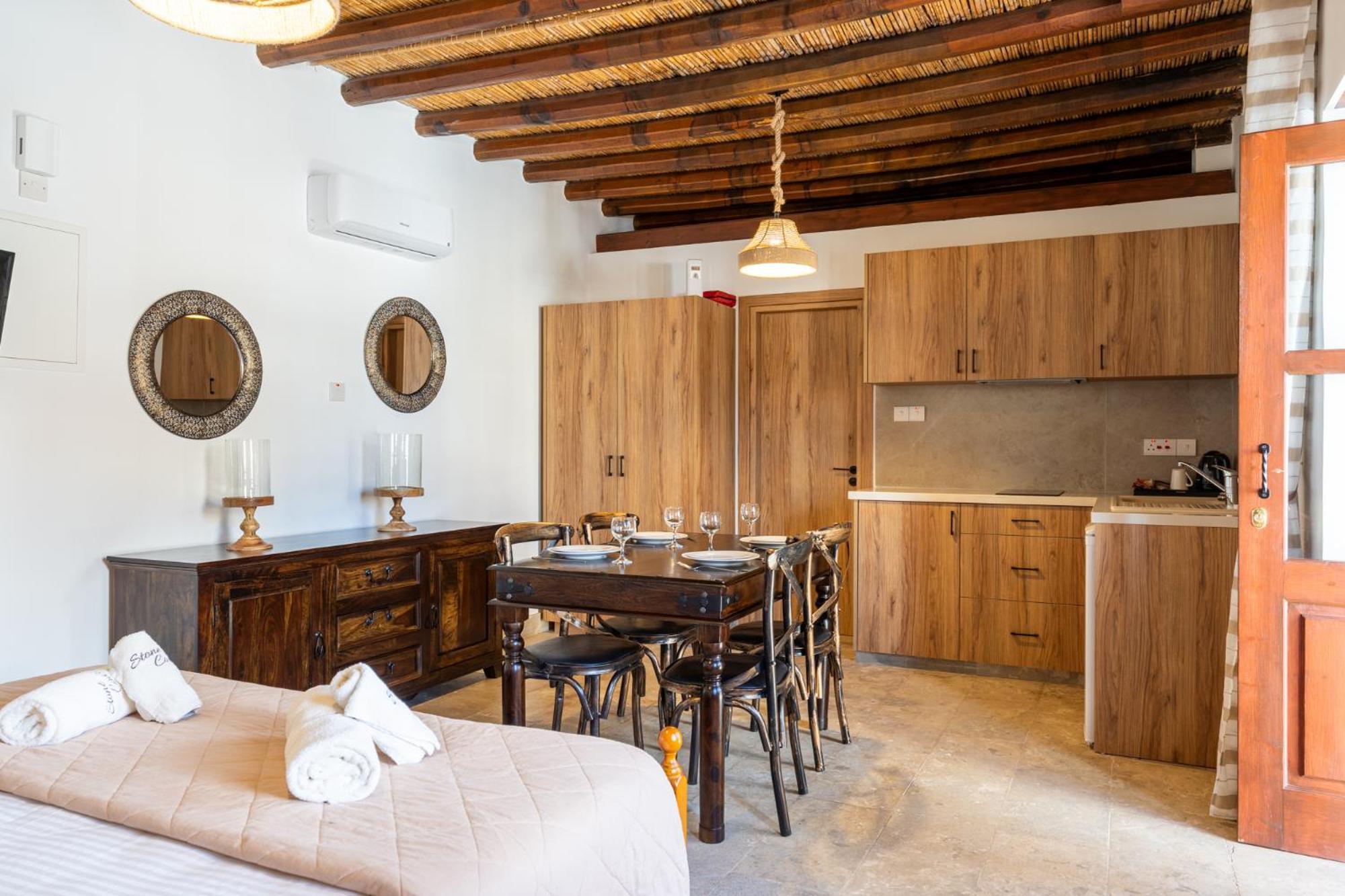 Stone Court Boutique Studios 밀리우 외부 사진